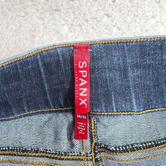 Spanx Jeans Womens Size Medium Blue Distressed Ankle Skinny Jeans Raw Hem - Picture 9 of 11